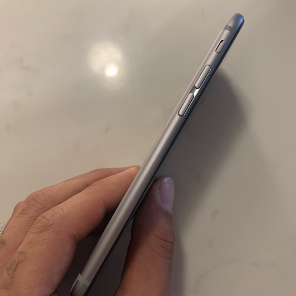 iPhone 6 - Picture 3 of 6